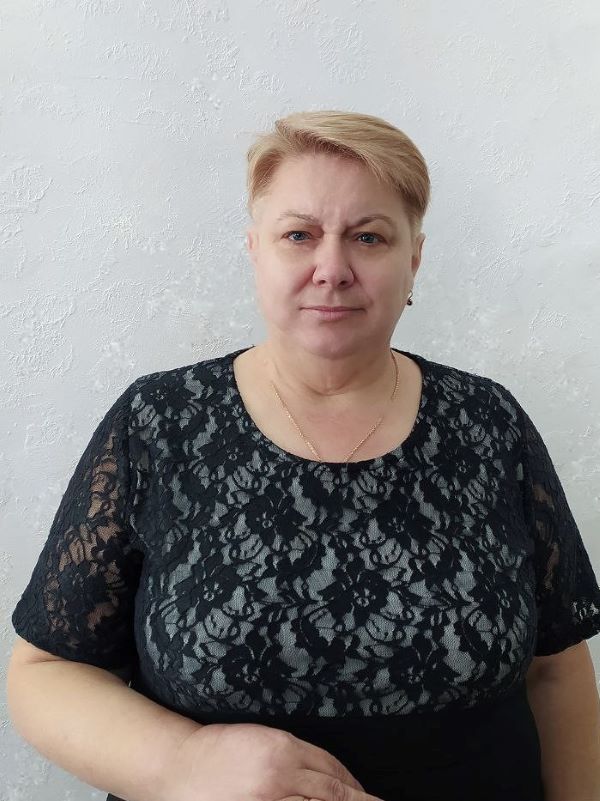 Остроухова Наталья Николаевна.